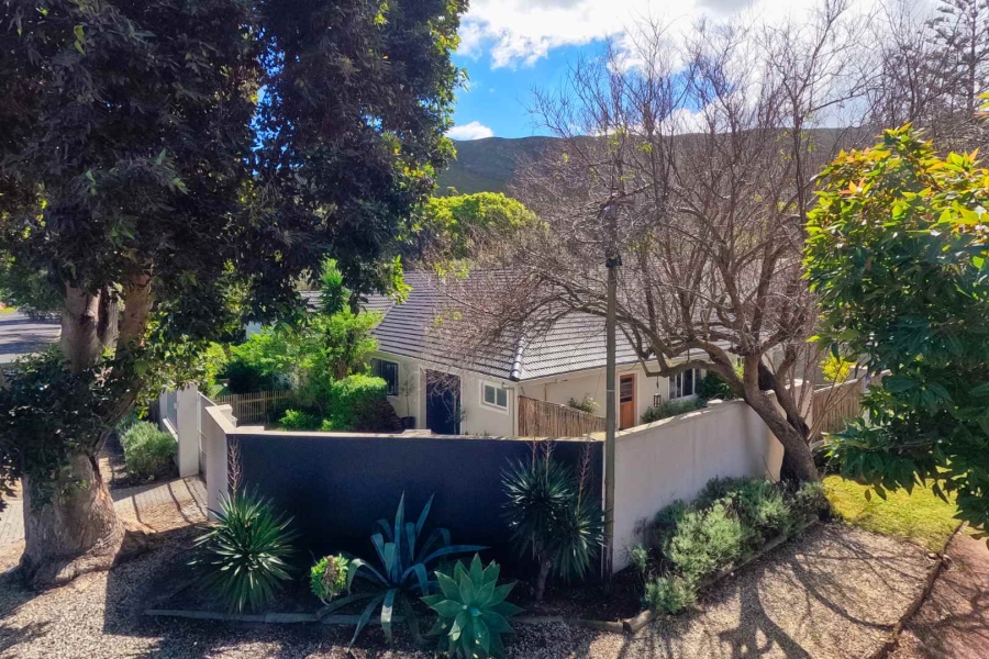 6 Bedroom Property for Sale in Northcliff Western Cape